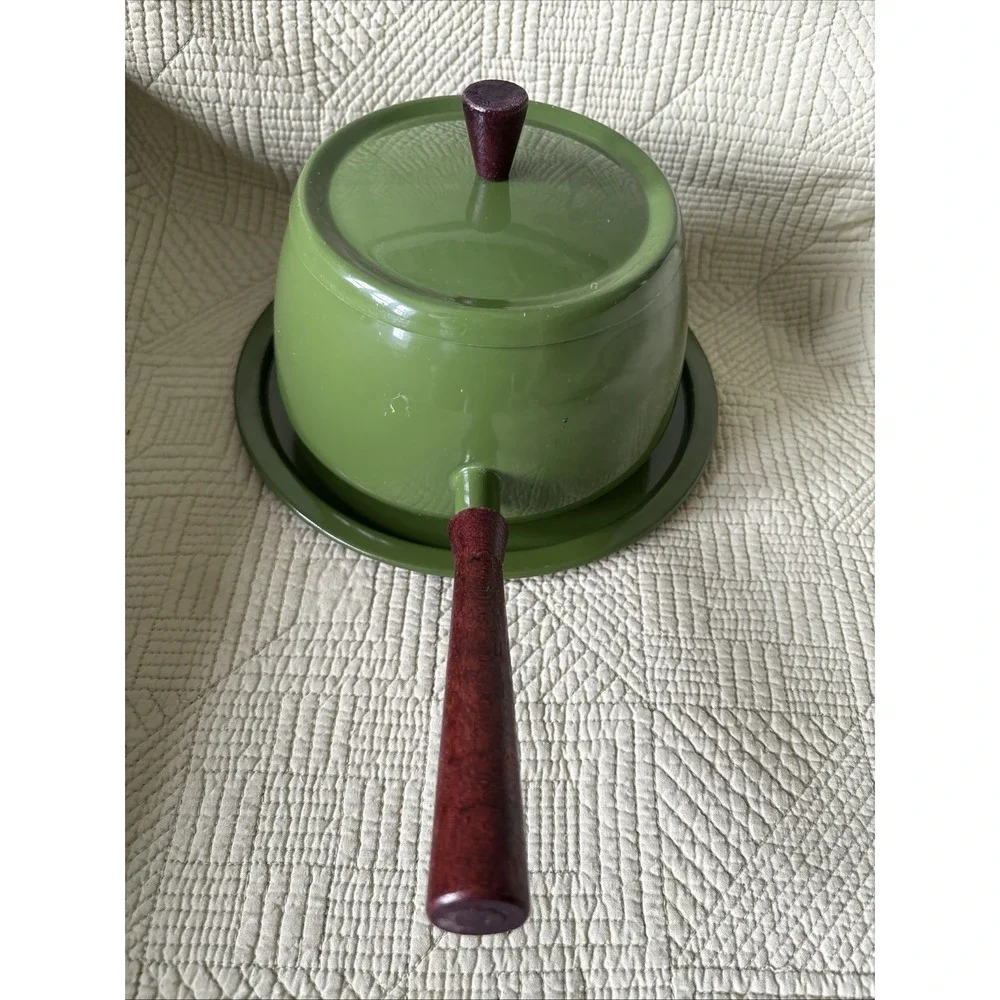 VTG Avocado Green Fondue Pot Lid Wood Handle Tray Mid Century Modern MCM Decor